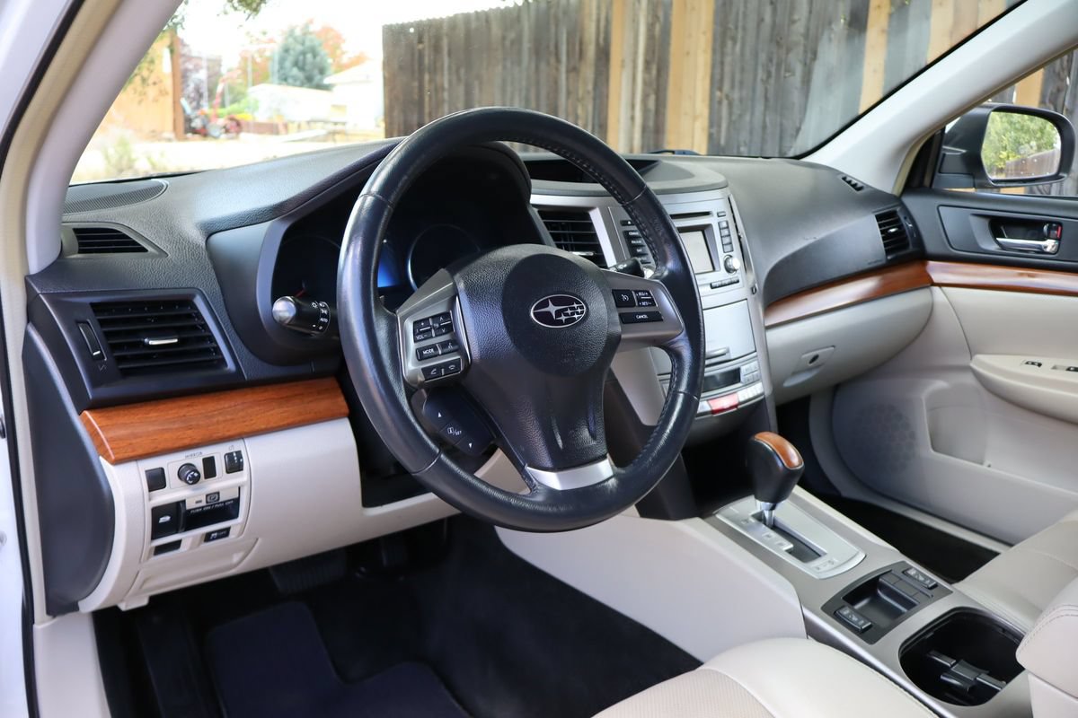 Used 2014 Subaru Outback 2.5i Limited w/ Moonroof Package AWD/4WD image 15