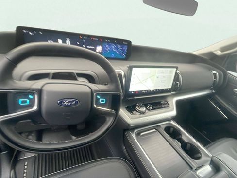 Certified 2025 Ford Expedition Platinum AWD/4WD image 11