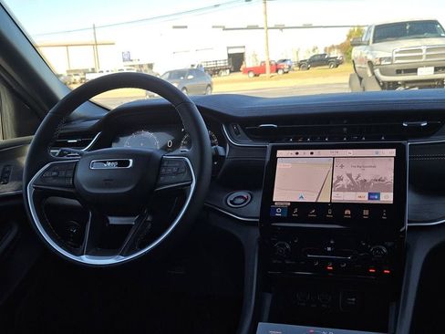 New 2025 Jeep Grand Cherokee Limited image 26