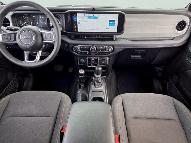 Used 2025 Jeep Wrangler Unlimited Sahara AWD/4WD image 16