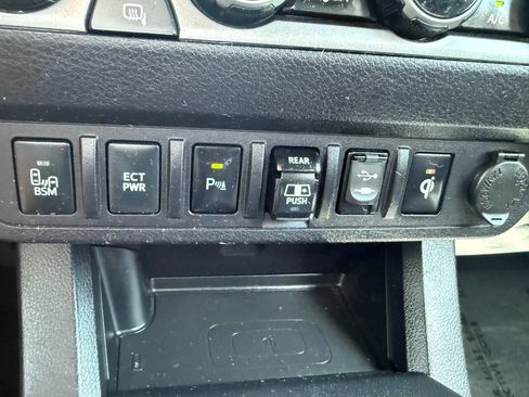Used 2018 Toyota Tacoma TRD Pro AWD/4WD image 50