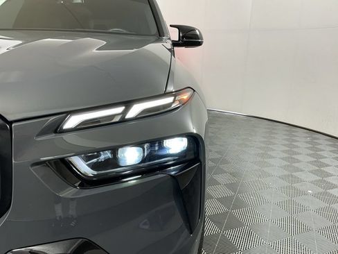 Certified 2025 BMW X7 M60i AWD/4WD image 8