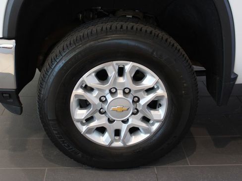 Used 2024 Chevrolet Silverado 2500 LT image 28