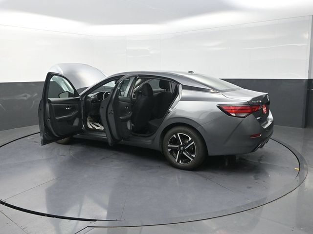 Used 2024 Nissan Sentra SV FWD image 43