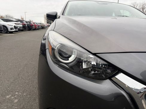 Used 2018 MAZDA MAZDA3 Touring image 24