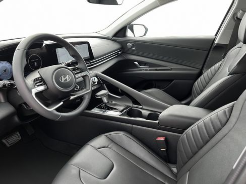 New 2025 Hyundai Elantra Limited FWD image 14