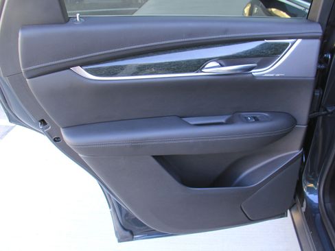 Used 2021 Cadillac XT5 Premium Luxury image 23