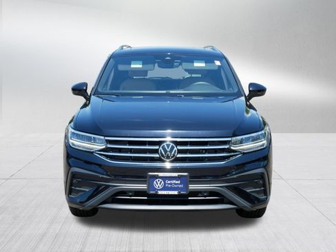 Certified 2023 Volkswagen Tiguan SE w/ Panoramic Sunroof Package AWD/4WD image 2