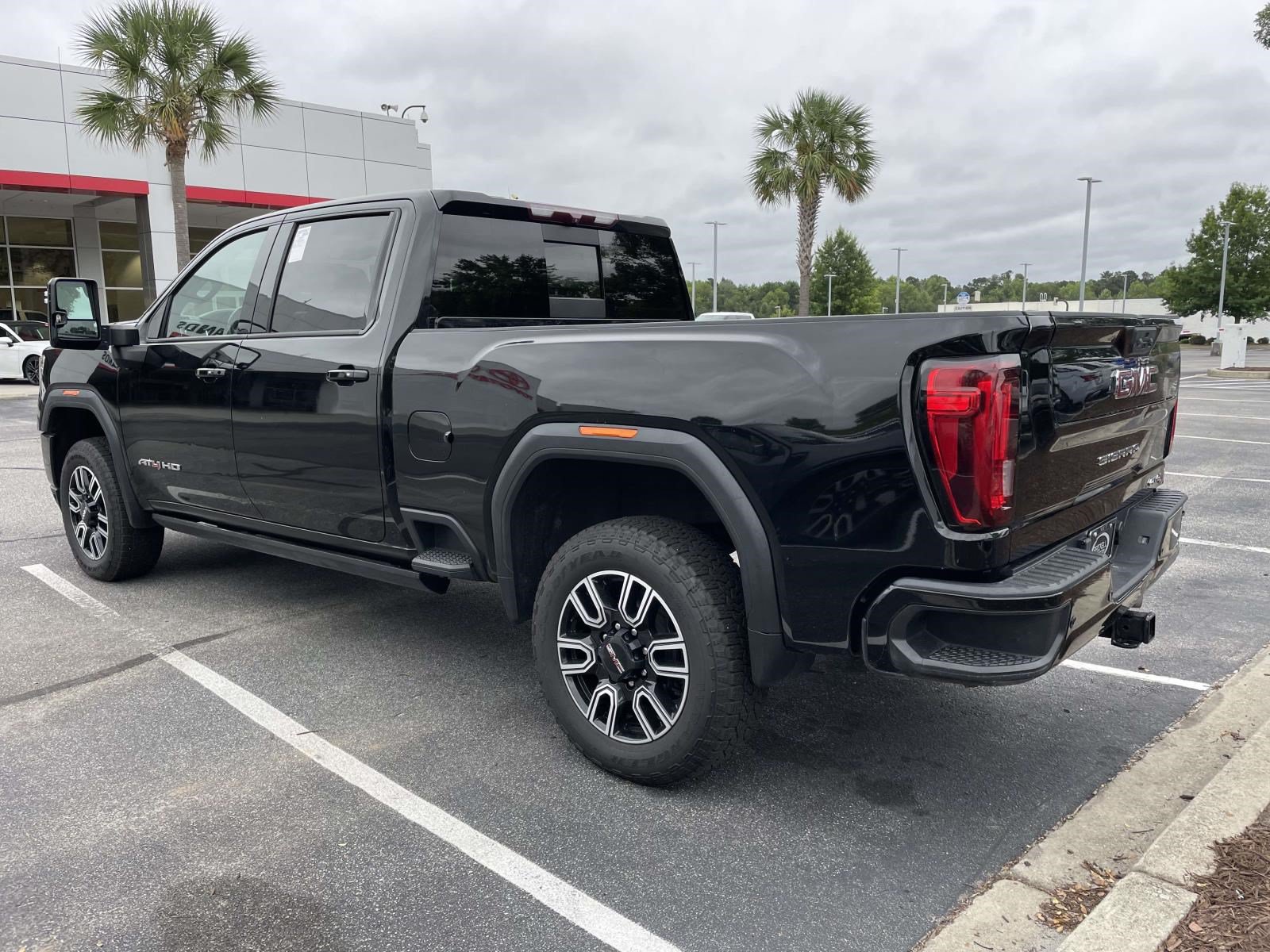 Used 2023 GMC Sierra 2500 AT4 w/ AT4 Preferred Package AWD/4WD image 4