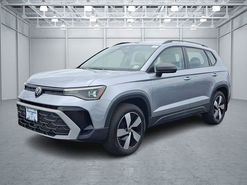 Certified 2025 Volkswagen Taos S AWD/4WD image 3