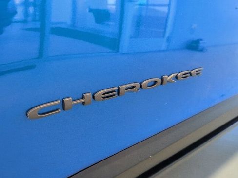 Used 2021 Jeep Cherokee Trailhawk w/ Trailer Tow Group AWD/4WD image 10