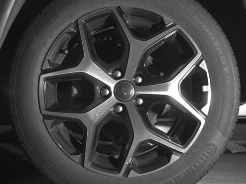 Used 2025 Jeep Compass Limited image 14