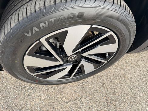 Used 2024 Volkswagen Atlas SE image 33