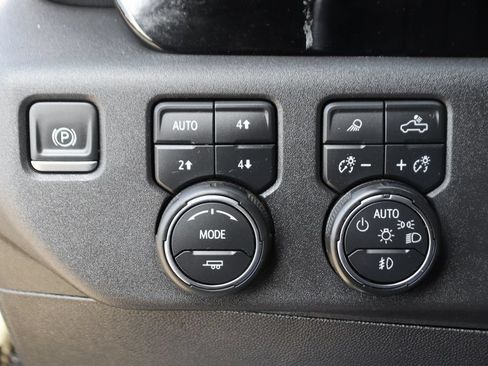 Used 2024 Chevrolet Silverado 1500 LT Trail Boss w/ LT Trail Boss Premium Package AWD/4WD image 20