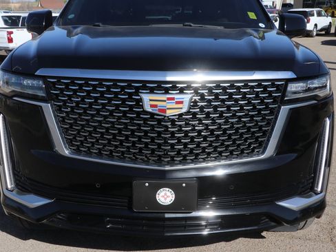 Used 2021 Cadillac Escalade Premium Luxury image 2