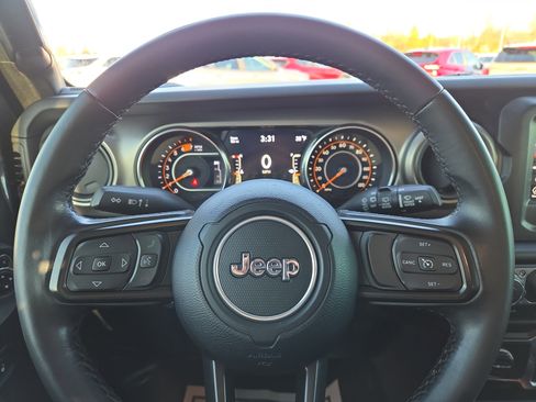 Used 2020 Jeep Wrangler Sport image 11