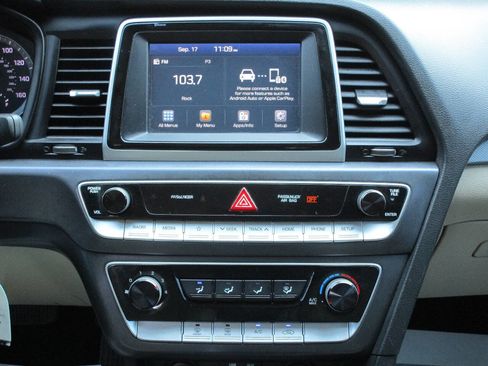 Used 2018 Hyundai Sonata SE image 19