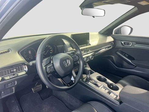 Used 2025 Honda Civic Sport image 9