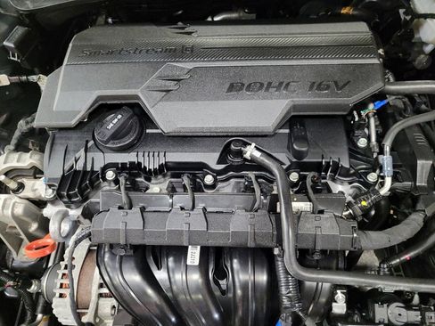 Used 2024 Hyundai Elantra SEL FWD image 30