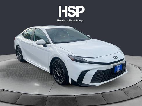 Used 2025 Toyota Camry SE w/ Multimedia Upgrade Package FWD image 7