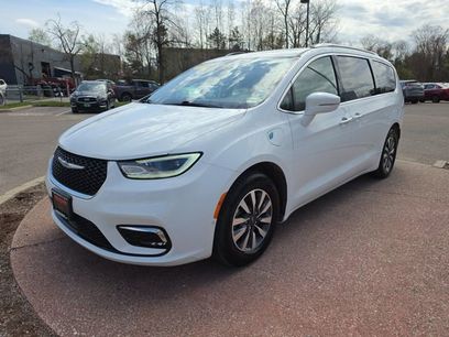 Used 2021 Chrysler Pacifica Touring-L