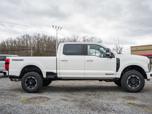 New 2026 Ford F350 Platinum w/ Tremor Off-Road Package image 4