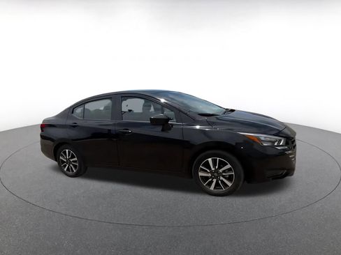 Used 2025 Nissan Versa SV FWD image 2