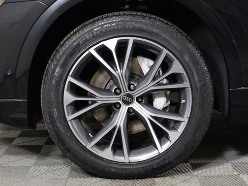 Used 2024 Audi Q8 Premium Plus image 24