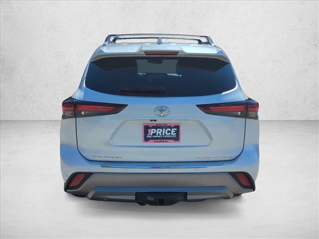 Used 2025 Toyota Highlander Platinum AWD/4WD image 6