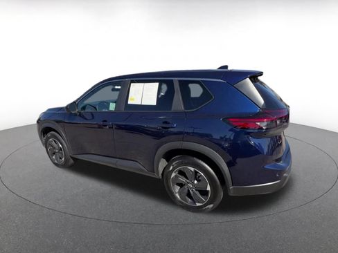Used 2025 Nissan Rogue SV AWD/4WD image 10