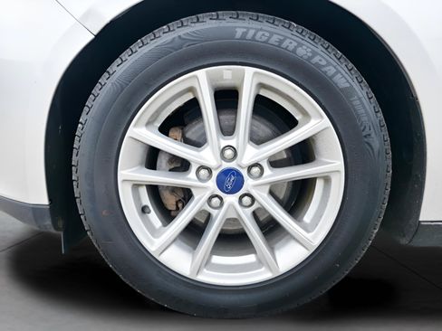 Used 2016 Ford Focus SE FWD image 30