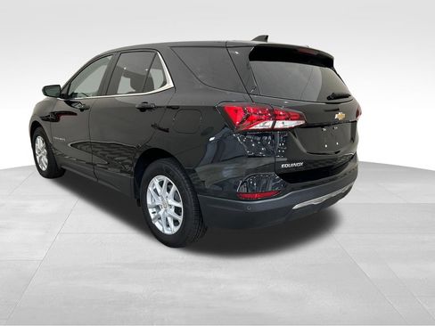 Used 2024 Chevrolet Equinox LT FWD image 3