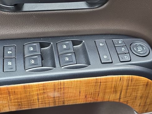 Used 2016 GMC Sierra 2500 SLT w/ Duramax Plus Package image 11