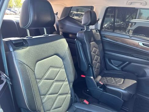 Used 2024 Volkswagen Atlas SE FWD image 34
