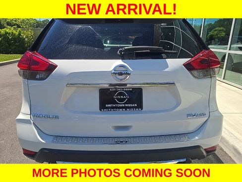Used 2017 Nissan Rogue SV AWD/4WD image 15