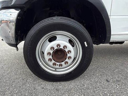 Used 2018 RAM 4500 Tradesman w/ Chrome Appearance Group image 17