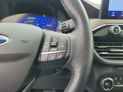 Used 2020 Ford Escape Titanium image 23