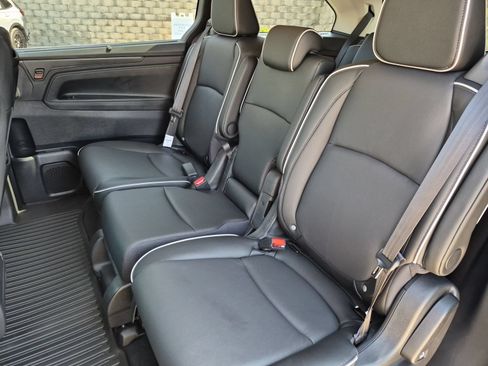 New 2026 Honda Odyssey Touring image 7
