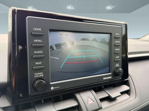 Used 2022 Toyota RAV4 LE FWD image 22