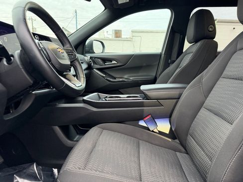 Used 2025 Chevrolet Equinox LT image 25