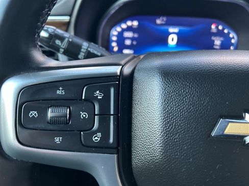 Used 2023 Chevrolet Suburban Premier image 25