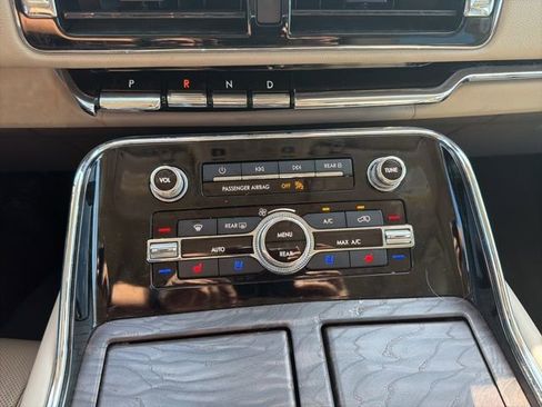 Used 2023 Lincoln Navigator L Reserve image 21