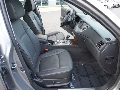 Used 2009 Hyundai Genesis 3.8 w/ Technology Pkg 4 image 12