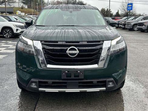 Used 2022 Nissan Pathfinder Platinum w/ Cargo Package image 8