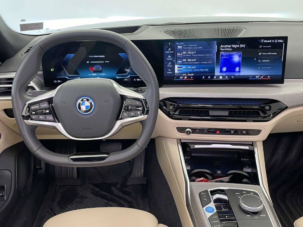 Used 2025 BMW i4 xDrive40i w/ Premium Package AWD/4WD image 21