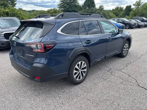 Used 2024 Subaru Outback Premium AWD/4WD image 3