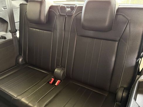 Used 2023 Volkswagen Tiguan SE R-Line FWD image 27
