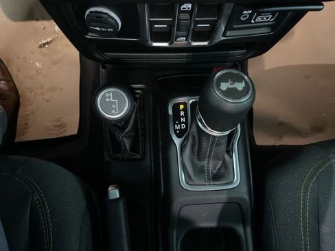 Used 2025 Jeep Wrangler Sport S image 21