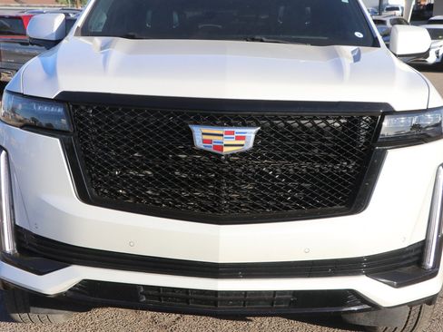 Used 2023 Cadillac Escalade ESV Sport Platinum image 2
