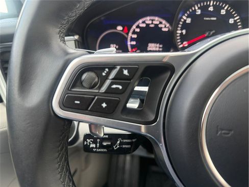 Used 2019 Porsche Panamera 4 image 26